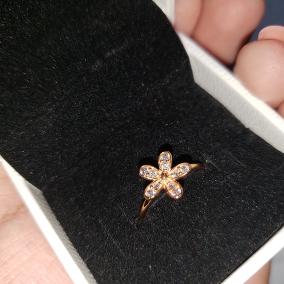 Pandora Dazzling Daisy Rose Gold Ring (US 4.5/48) - Picture 3 of 4